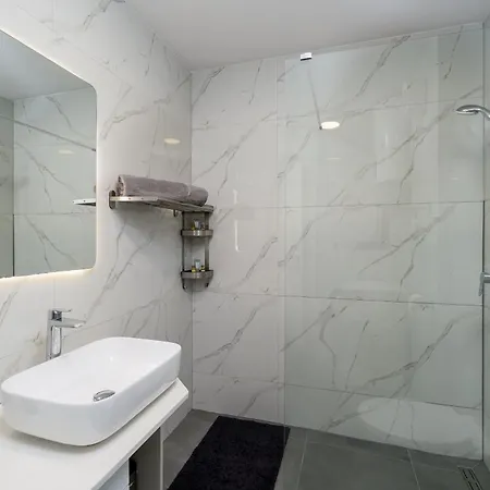 Lumiere Apartment *
